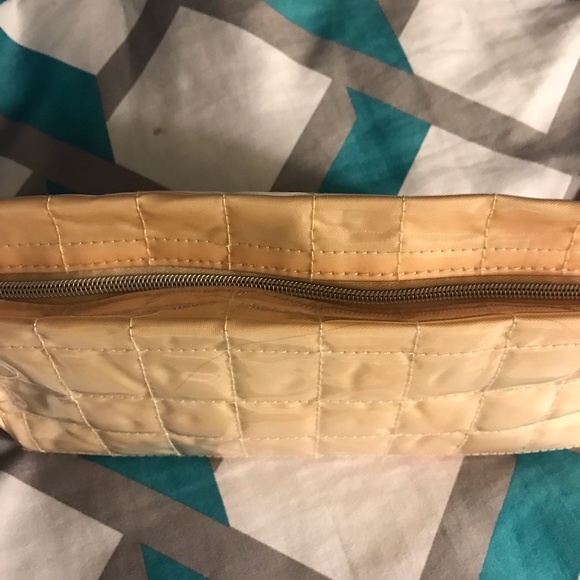 New Lancôme cosmetics bag. Looks like plastic - Picture 2 of 6